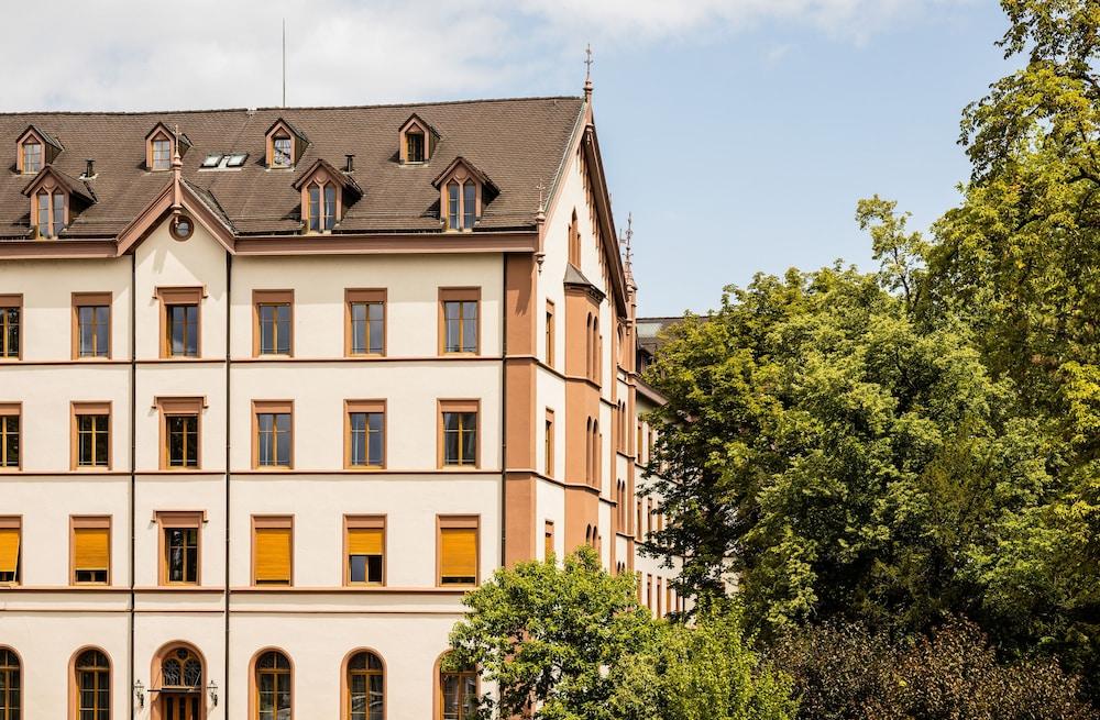 Odelya - Stadthotel Im Park Базел Екстериор снимка